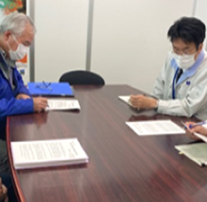 農民運動富山県連合会が大雪被害の救済を求め要請書を砺波市に提出
